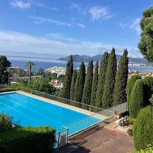 Calme Et Elegant Avec Vue Appartement