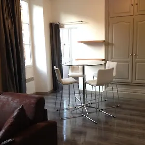 De La Halle. Appartement Figeac